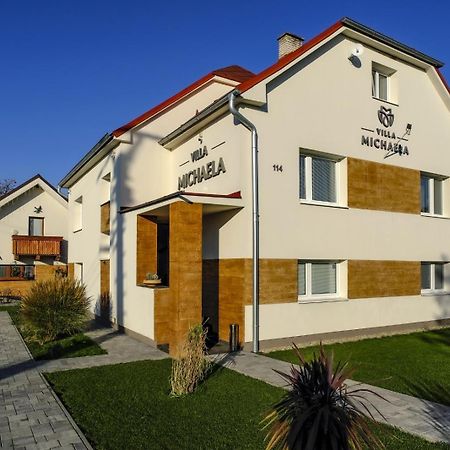 Villa Michaela เบเชนยอวา ภายนอก รูปภาพ